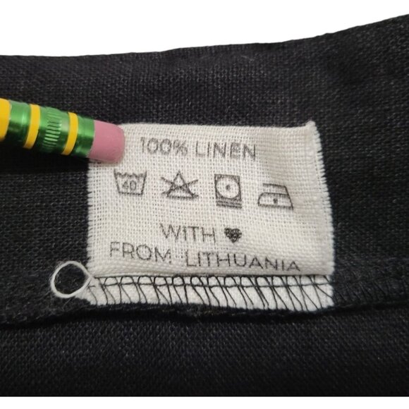 Elegant Black Button-Down Skirt - Picture 10 of 11